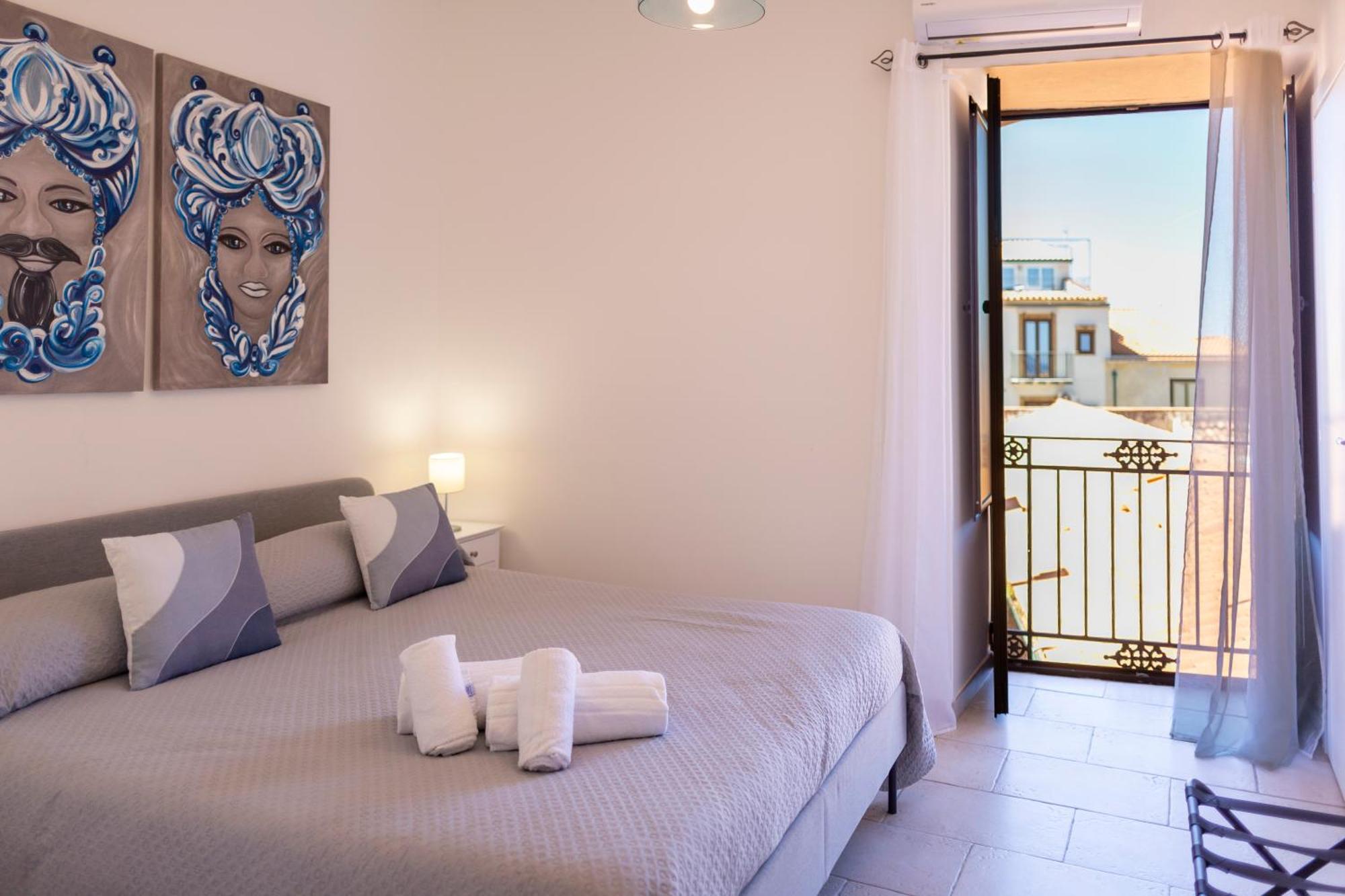 Dolce Vita Rooms And Apartments Cefalu Exterior photo